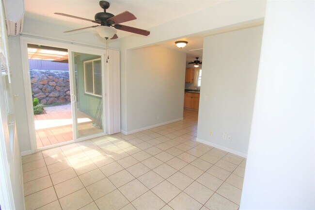 Foto del edificio - Charming Furnished 2-Bedroom Cottage in Peaceful Kihei Neighborhood