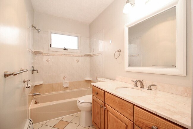 Foto del edificio - 3 bed/1.5 bath Ranch!