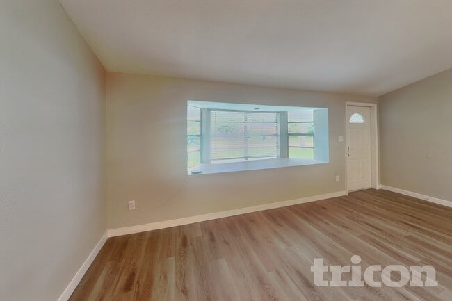Foto del edificio - 1819 Brentwood Dr