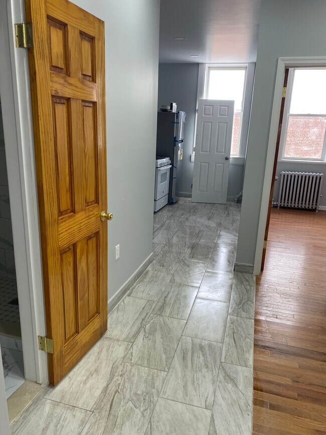 Foto del edificio - 111-16-16 62nd Dr