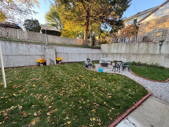Building Photo - 22 RARITAN Ave