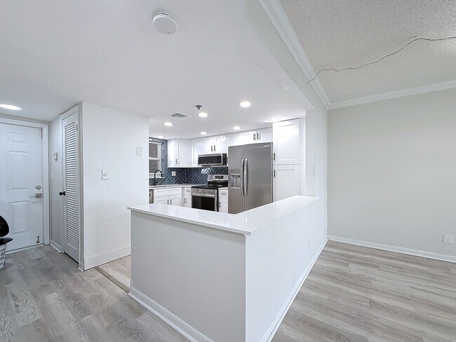 Foto del edificio - Gorgeous 2 bedroom 2  Condo in Boca Raton across from Nova University