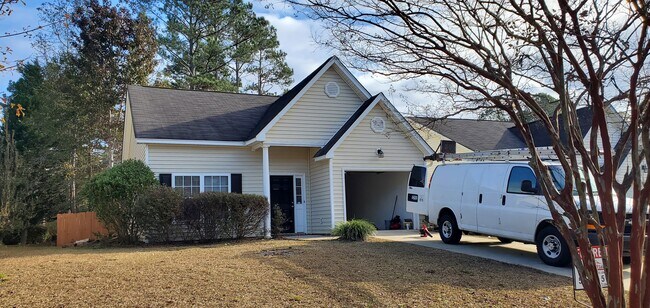 Foto del edificio - 105 Bentley Ct