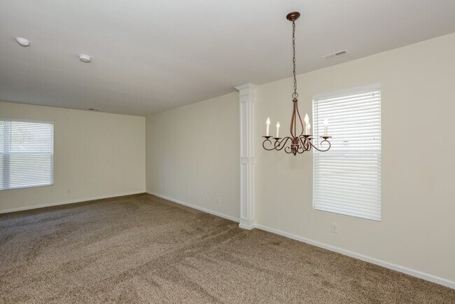 Foto del edificio - 6731 Sequoia Hills Dr