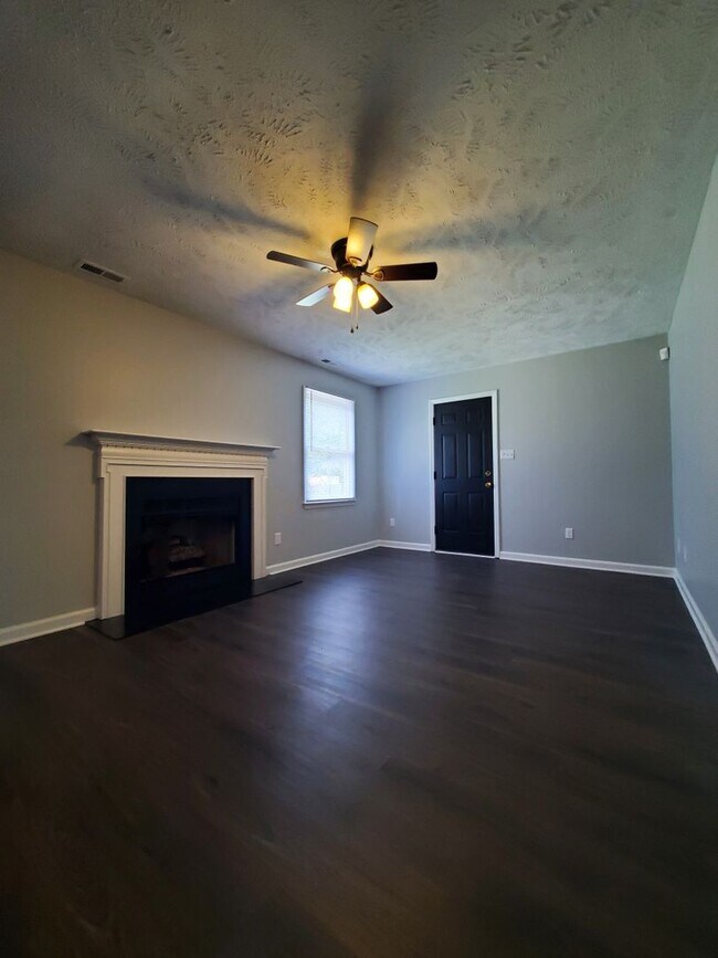Building Photo - 824 Zadock Dr