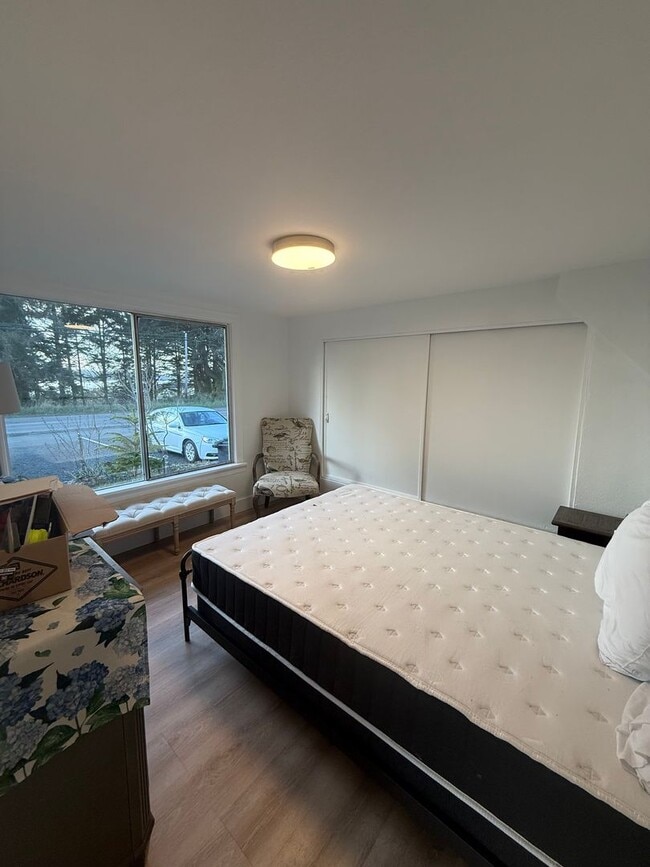 Building Photo - 92322 Cape Arago Hwy