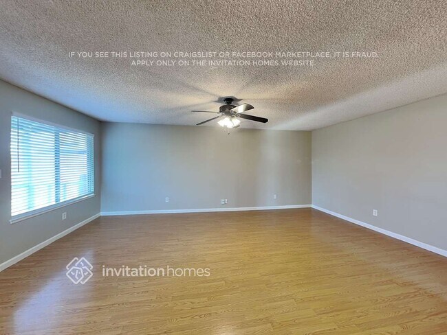 Foto del edificio - 4860 Teakwood Dr