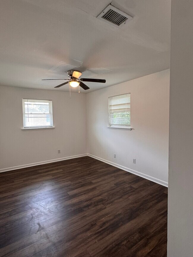 Foto del edificio - 3758 Grant Rd
