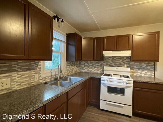 Building Photo - 2 br, 1 bath House - 626 South Forest Avenue