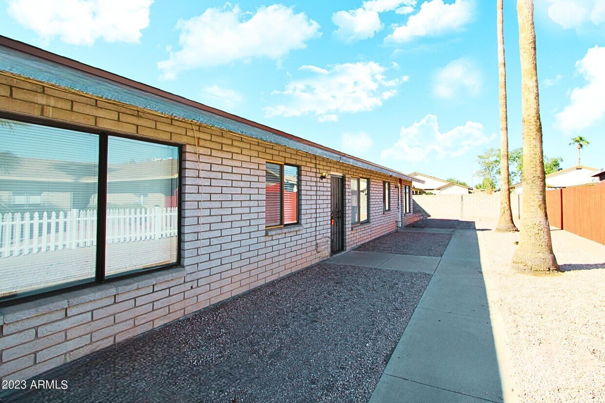 4704 E Caballero St Unit 2, Mesa, AZ 85205 Room for Rent in Mesa, AZ