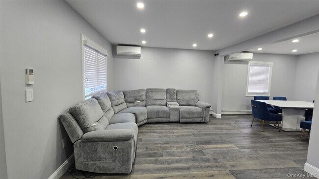 Foto del edificio - 80-06 209th St