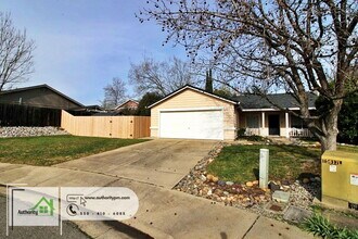 Building Photo - 752 Lotus Ct