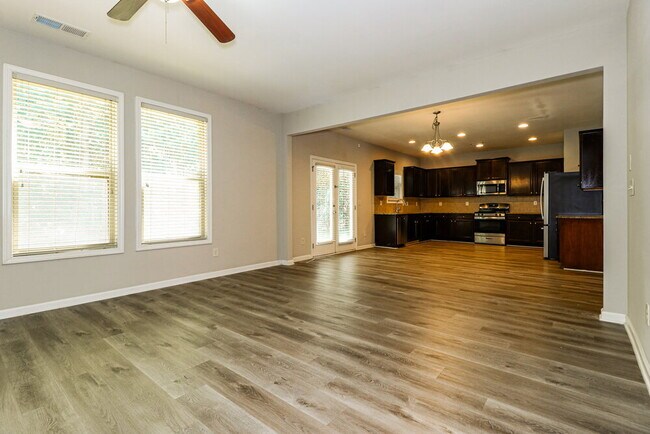 Building Photo - 321 Moorland Ct