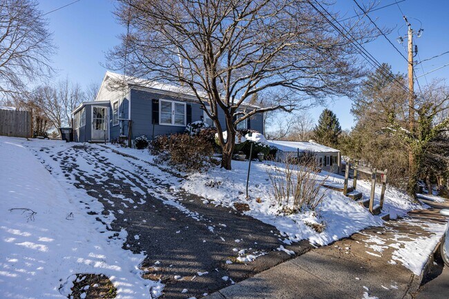 Foto del edificio - 512 Rockland Ave