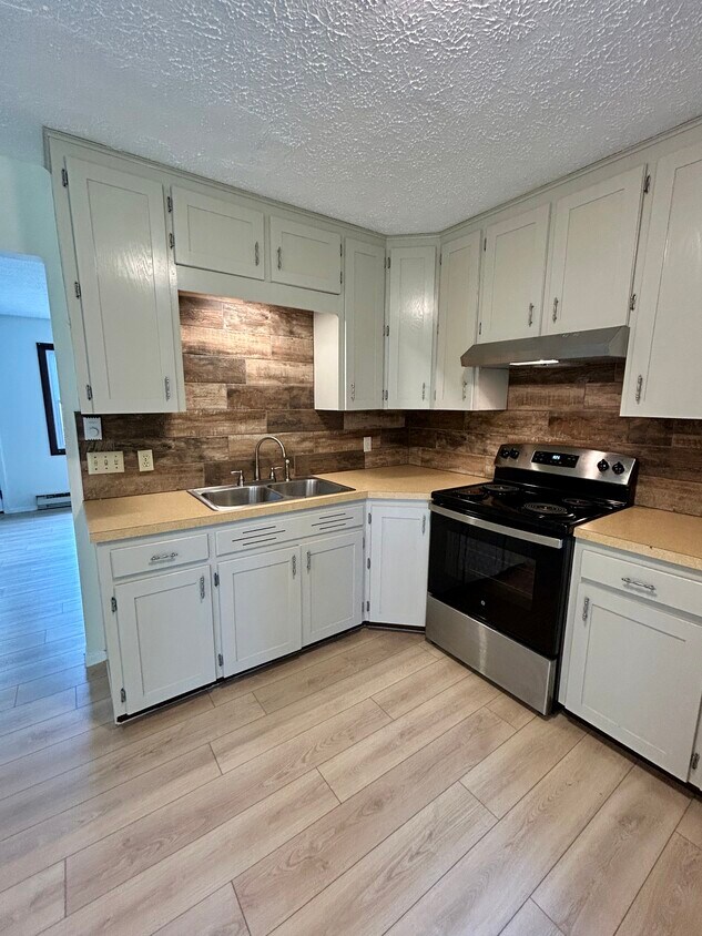 Foto principal - 230 Lindale Ave