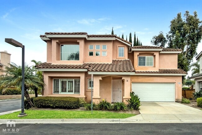 Building Photo - 305 Diamante Way