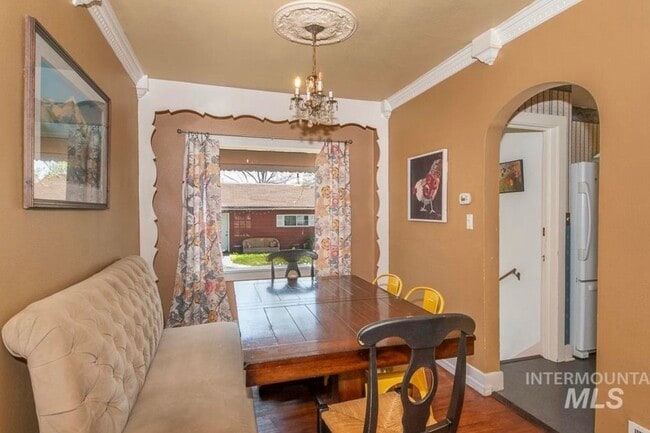 Building Photo - 1024 13th Ave S