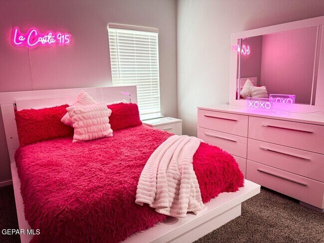 Foto del edificio - 13844 Vicki Brewer Ave