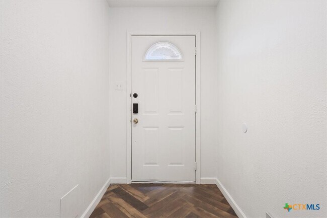 Foto del edificio - 907 Willow Brk St