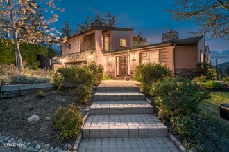Building Photo - 5734 Fairview Pl