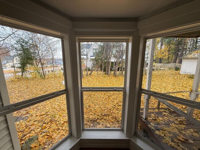 Foto del edificio - Large Duplex Available 6BD 2 BTH