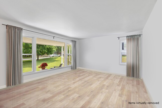 Foto del edificio - 8317 N Poplar Dr