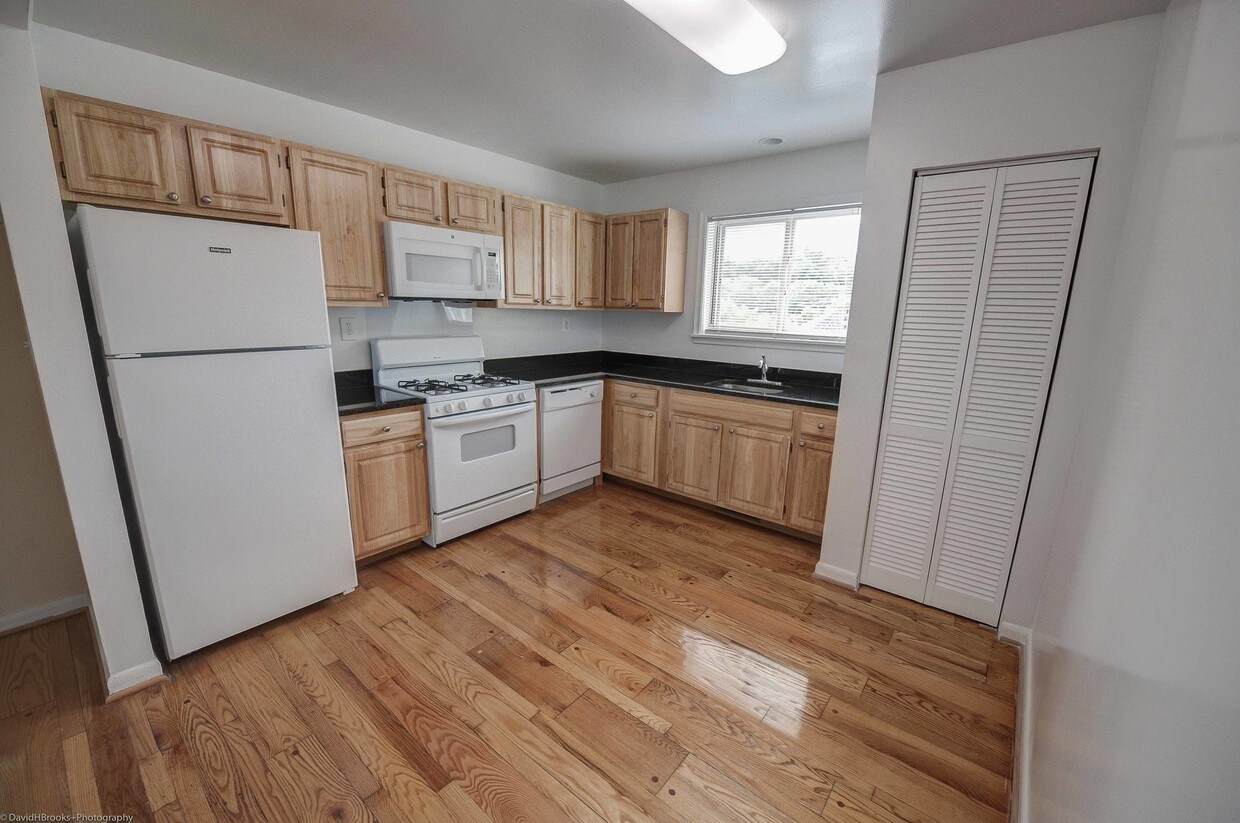 Primary Photo - 2900 Taney Rd