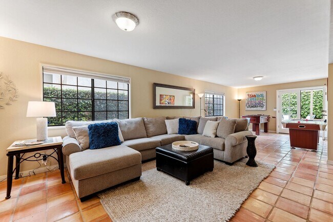 Building Photo - 4850A - Mandalay Shores/ Oxnard/ 5 bedroom...
