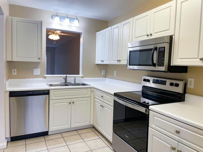 Building Photo - 4715 Brookwood Dr