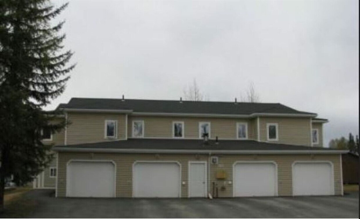 2 br, 1 bath House 163 Syracuse Ct. 3 House for Rent in Fairbanks