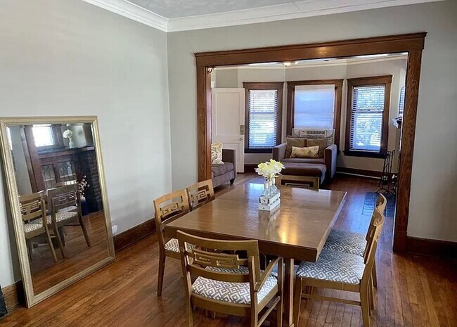 Foto del edificio - 11710 Buckingham Ave