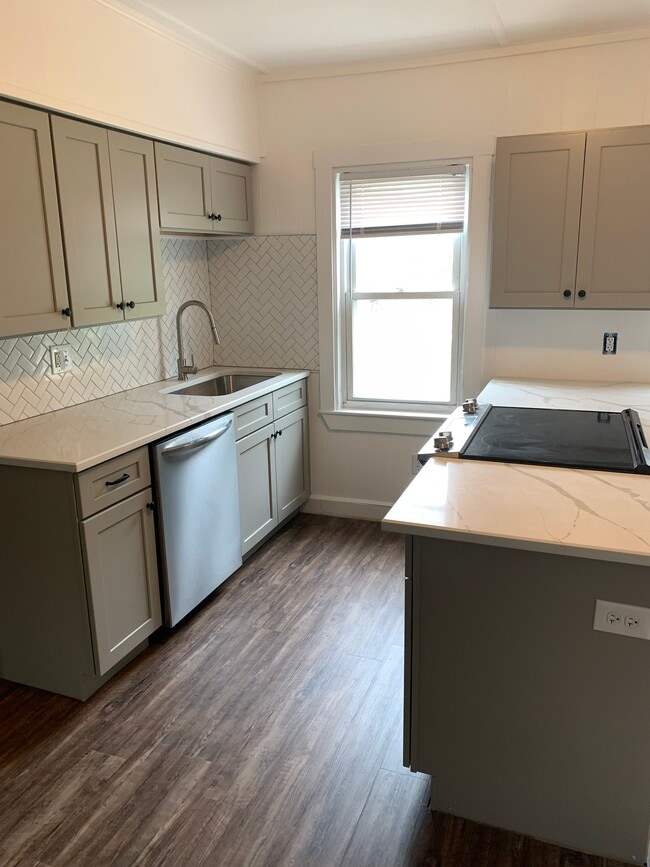 Building Photo - 47 Sumner St