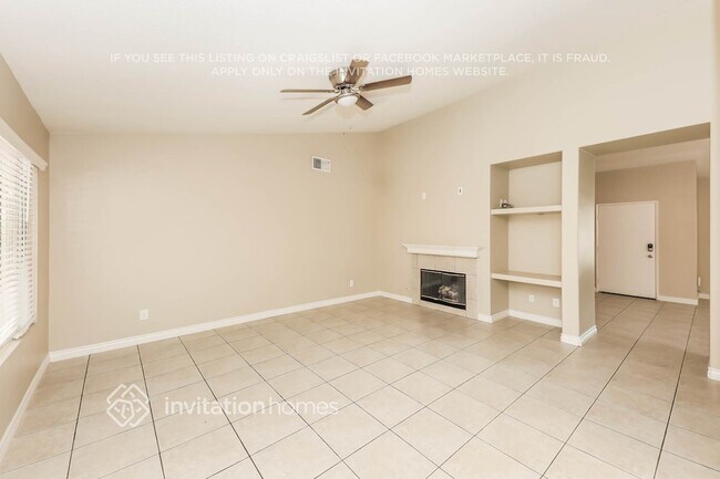 Building Photo - 15128 Versailles St