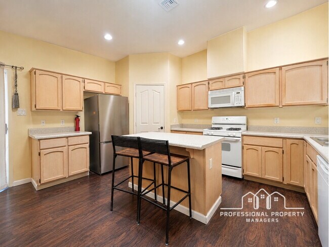 Foto del edificio - 3-bedroom, 2-bathroom home in Yuma Meadows