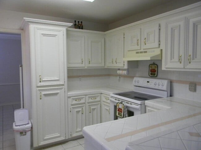 Building Photo - 1804 Whitewood Dr