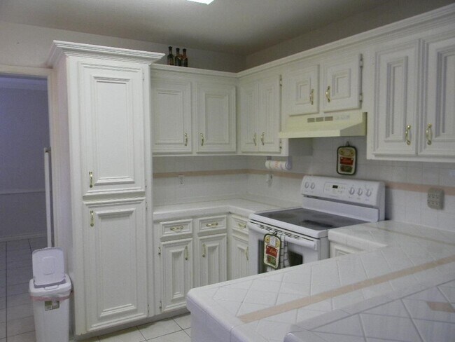 Foto del edificio - 1804 Whitewood Dr