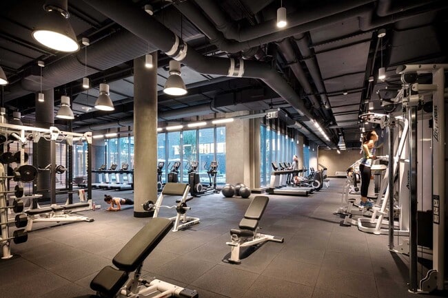Interior Photo - 10K