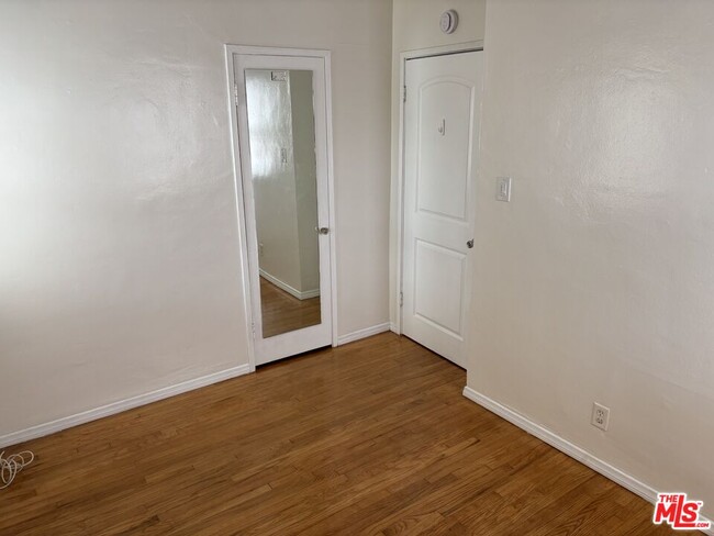Building Photo - 840 Rose Ave