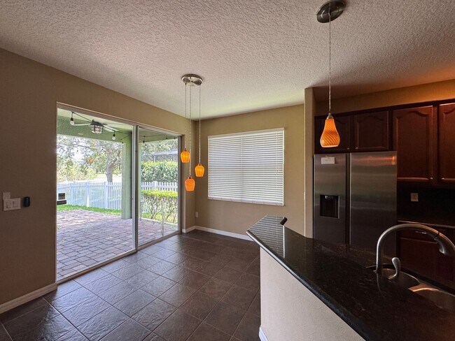 Foto del edificio - Windermere single family house with water ...