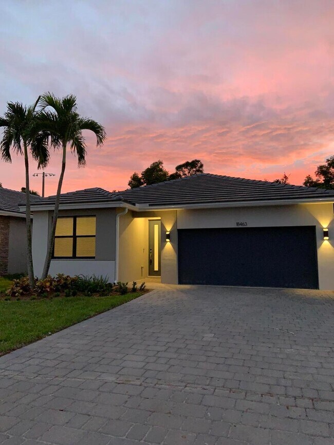 Foto del edificio - 18463 Claybrook St