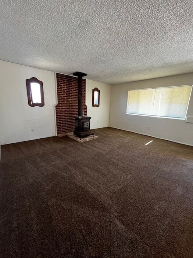 Foto principal - 5800 Midas St