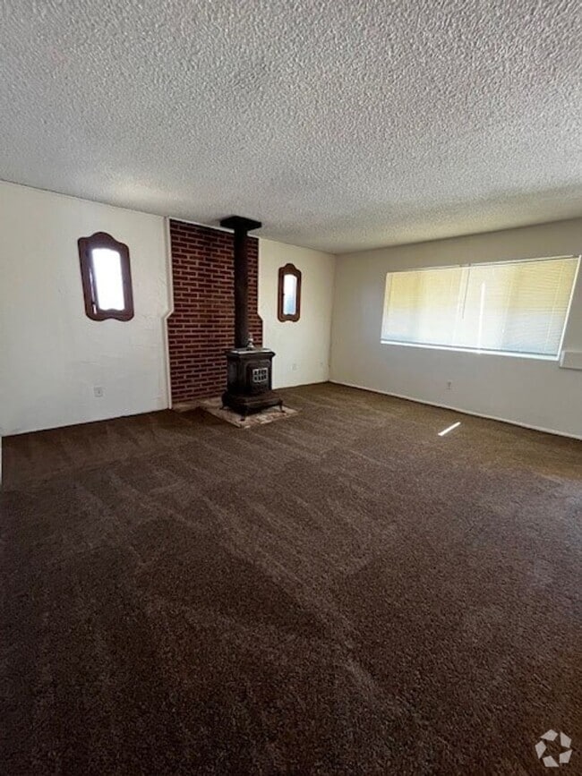 Building Photo - 5800 Midas St