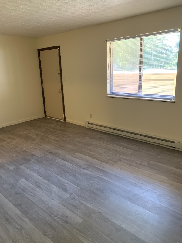 Building Photo - 1320 Bailey Rd