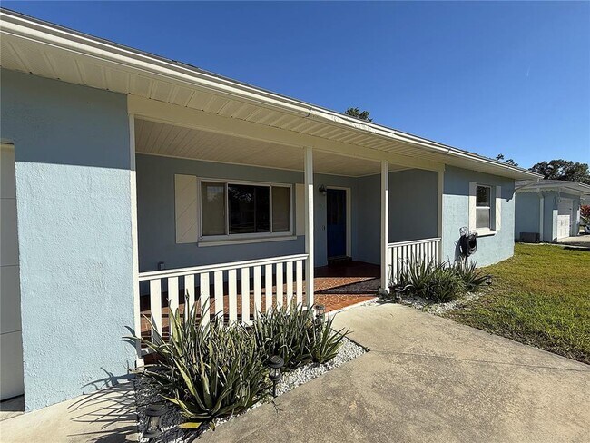 Building Photo - 105 N Aurora Ave