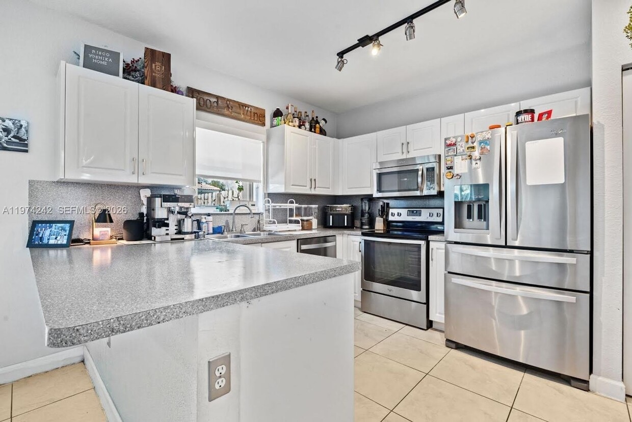 Photo - 930 SW 147th Court 930, Miami, FL 33194