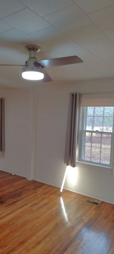 Foto del edificio - 422 Manning Ave