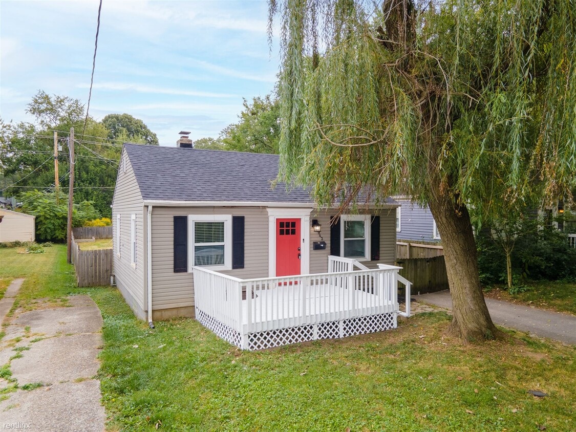 4943 Indianola Ave, Indianapolis, IN 46205 House Rental in