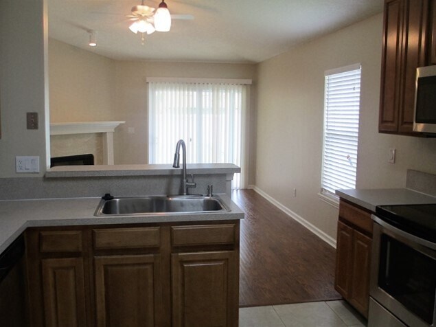 Building Photo - 979 Otter Creek Drive