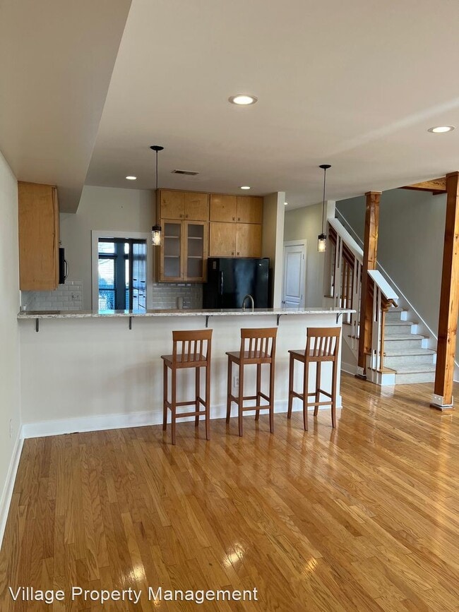 Building Photo - 2 br, 2.5 bath House - 1917 Eastland Avenue