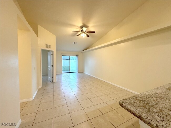 Building Photo - 411 Nicholas Pkwy W